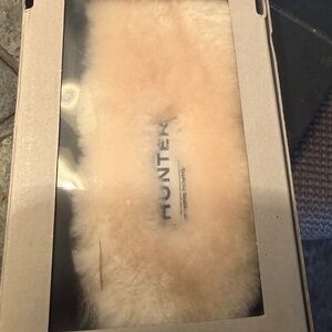 NEW HUNTER SHEARLING INSOLE  in box. Size 10